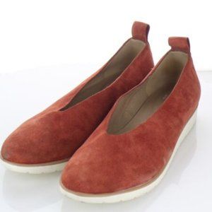 EILEEN FISHER RUST SUEDE FLATS 9.5